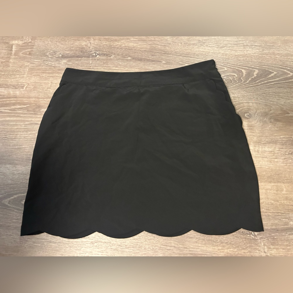 Three sixty six scalloped golf skirt with built in shorts size 12